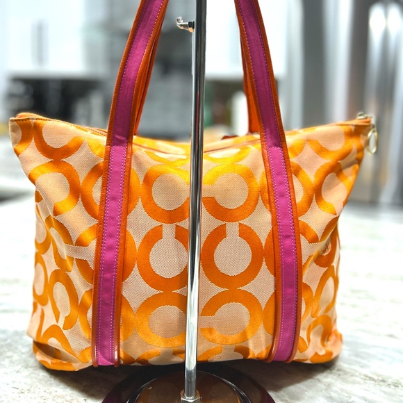 Coach Authentic Poppy Op Art Signature Jacquard Lined Shoulder/Tote Bag - Picture 3 of 12